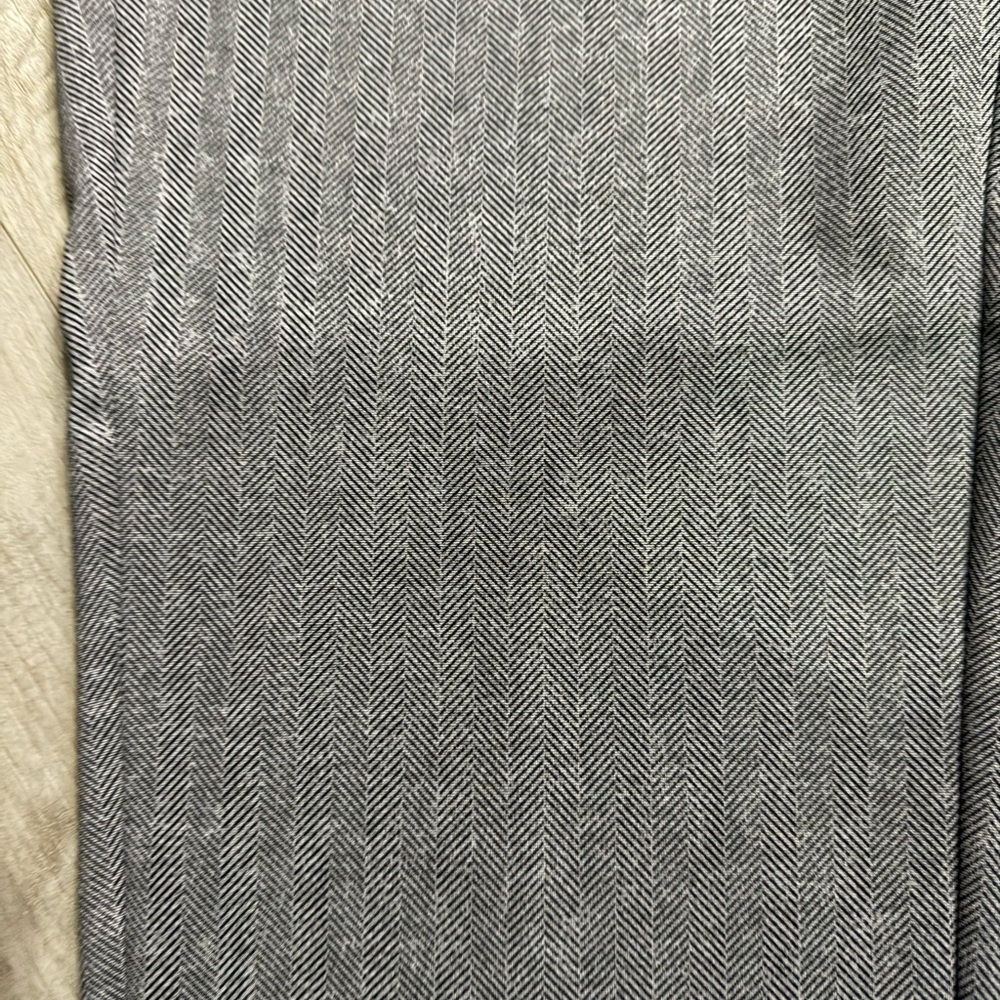 Liverpool
Size 8/29
Grey with black print
Condition is great - Picture 2 of 2